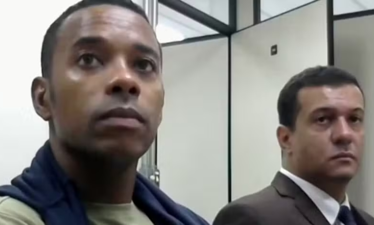 O Supremo decidiu manter Robinho preso por estupro coletivo na Itália. Ex-atacante cumpre pena em regime fechado na Penitenciária de Tremembé, em SP.
