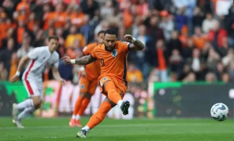O técnico Dorival Júnior usará a pausa da Data Fifa para recuperar jogadores do Corinthians visando a Copa do Brasil. Memphis Depay foi convocado para a seleção da Holanda e será desfalque nos treinos.