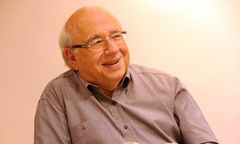 Luís Fernando Veríssimo, um dos maiores cronistas do Brasil, morreu neste sábado (29) em Porto Alegre aos 88 anos. Autor de mais de 70 livros, ele deixa um legado único para a literatura e o humor nacional.