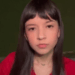 A influenciadora Bel Peres protestou na Avenida Brigadeiro Faria Lima após o YouTube remover seu canal por suposta “adultização” de crianças, reacendendo discussões sobre limites de exposição infantil online.