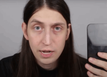 Justiça de SP quebra sigilo de 233 perfis que acusaram youtuber Felca de pedofilia; decisão obriga X e YouTube a fornecer dados e remover conteúdos ofensivos.