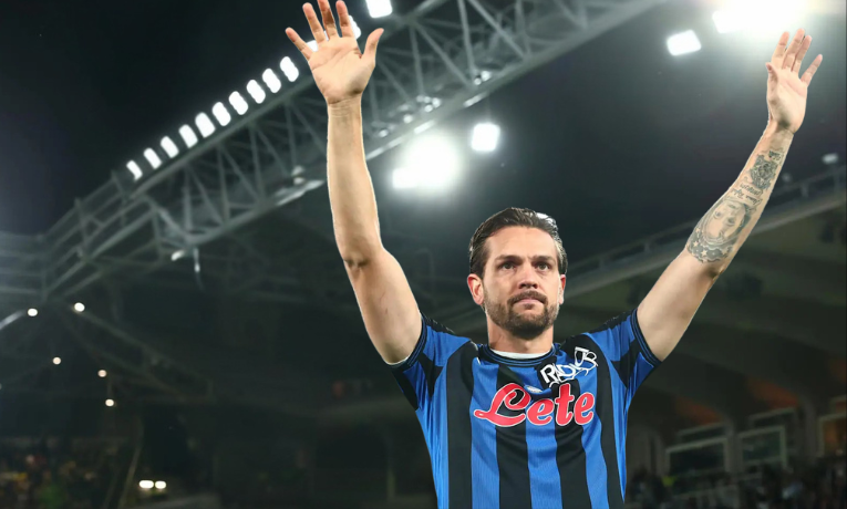 São Paulo encaminha contratação do zagueiro Rafael Tolói para suprir escassez na defesa e aposta no retorno do ex-atleta do clube, que estava há dez anos na Atalanta.