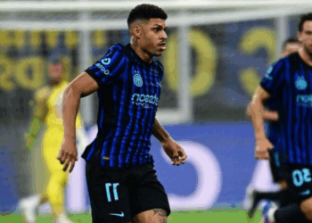 Inter de Milão estreia no Campeonato Italiano com goleada por 5 a 0 sobre o Torino. Thuram marca dois gols e equipe assume liderança pela vantagem no saldo de gols.