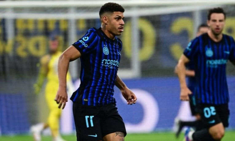 Inter de Milão estreia no Campeonato Italiano com goleada por 5 a 0 sobre o Torino. Thuram marca dois gols e equipe assume liderança pela vantagem no saldo de gols.