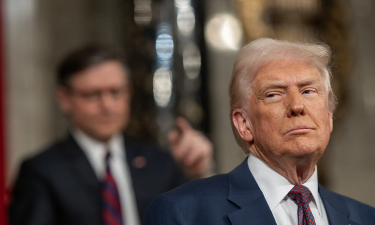 Donald Trump afirma que número de empregos nos EUA deve disparar com a volta da produção doméstica em setores como automóveis e aço. Discurso ocorre dias antes da divulgação do payroll.