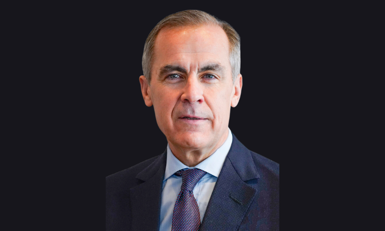 O primeiro-ministro do Canadá, Mark Carney, visitou Kiev e reafirmou apoio à Ucrânia. Ele não descartou o envio de tropas canadenses e destacou novos investimentos em defesa e reconstrução