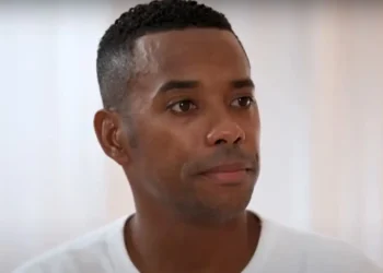 STF mantém prisão de Robinho, condenado a 9 anos por estupro na Itália. Ex-jogador está preso desde março de 2024 no presídio de Tremembé (SP).