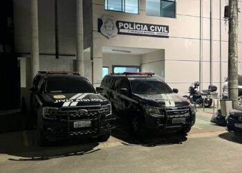 A Polícia Civil do Espírito Santo prendeu em Guarapari um homem de 26 anos suspeito de abusar sexualmente da enteada de 4 anos. O caso foi confirmado por exame médico e a Justiça decretou prisão preventiva.