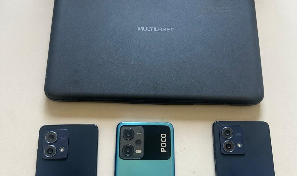 Polícia Civil prende homem de 28 anos em Cariacica por receptação qualificada. Celulares roubados e chromebook do Estado foram apreendidos. Investigações continuam.