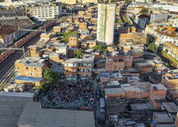 Primeiras 453 famílias da Favela do Moinho são contempladas pelo Minha Casa, Minha Vida. Com imóveis subsidiados, beneficiários poderão escolher casas ou apartamentos de até R$ 250 mil em todo o estado de São Paulo.