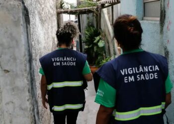 A Prefeitura de Vitória implantará o primeiro Centro de Monitoramento de Descargas Elétricas do Espírito Santo, com alcance de 40 km e alertas preventivos para tempestades e raios. A iniciativa busca proteger vidas e apoiar a gestão climática da cidade.