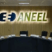 A procuradoria da Aneel avalia se a renovação do contrato da Enel SP pode ser votada antes da conclusão do relatório sobre falhas no serviço. Decisão pode influenciar processo de caducidade e depende também do aval do MME e do TCU.