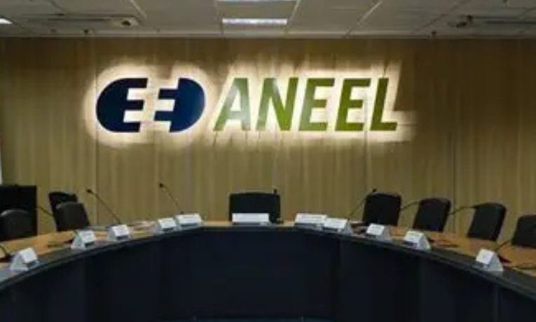 A procuradoria da Aneel avalia se a renovação do contrato da Enel SP pode ser votada antes da conclusão do relatório sobre falhas no serviço. Decisão pode influenciar processo de caducidade e depende também do aval do MME e do TCU.