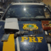 Polícia Rodoviária Federal prende três suspeitos de assalto a residência de vereador em Presidente Kennedy (ES) após perseguição na BR-101. Armas, munições e bens roubados foram apreendidos.