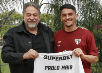 São Paulo anuncia renovação do contrato de Pablo Maia até 2029. Volante de 23 anos celebra permanência e já soma três títulos com a camisa tricolor.