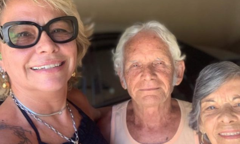 Mãe e avós de Flávio Bolsonaro foram feitos reféns em assalto à residência da família em Resende (RJ). Criminosos amarraram e ameaçaram as vítimas, mas ninguém ficou ferido. Polícia investiga o caso.