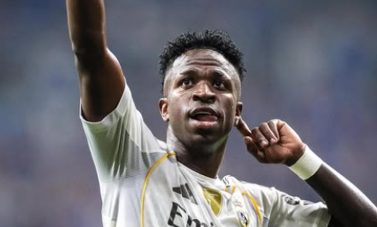 Vini Jr. entra no 2º tempo, dá assistência e marca em vitória do Real Madrid sobre Oviedo