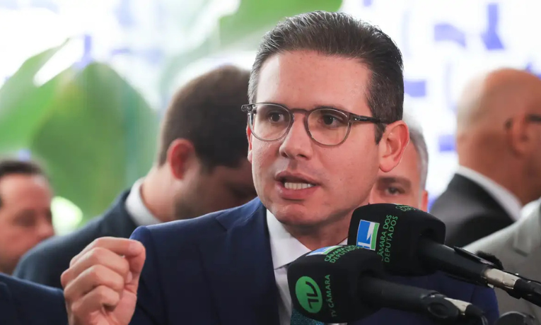 Câmara dos Deputados encaminha 15 parlamentares ao Conselho de Ética por participação em motim e agressões, maioria do PL e Novo, e uma deputada do PT, processos seguem para análise da Corregedoria