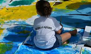 Primeiro ano do PPA 2024–2027 apresenta avanços significativos na educação básica e proteção de crianças e adolescentes. Matrículas em escolas indígenas e inclusivas superam metas, e programas federais fortalecem a primeira infância.