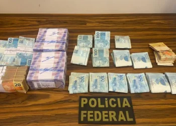 Polícia Federal lança Operação Lei do Retorno e investiga desvio de mais de R$ 50 milhões do Fundeb em cidades do Maranhão e Piauí. Ação cumpre 45 mandados contra servidores, empresas e empresários.