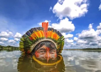 Exposição de Ricardo Stuckert sobre o povo Yanomami está em cartaz no STJ, em Brasília, até 19 de setembro. Entrada gratuita.