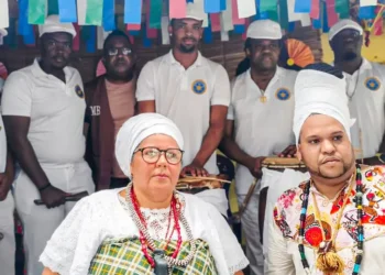 Dois anos após o assassinato de Mãe Bernadete Pacífico, comunidade quilombola presta homenagens e cobra justiça pelo crime ainda sem julgamento.