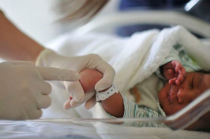 Senado analisa nesta terça (5) projeto com ações contra o parto prematuro. Pauta inclui escolas indígenas, serviços aéreos e PEC das polícias científicas.