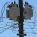 Mesmo com menos acidentes elétricos em 2024, número de mortes aumentou. Campanha Agosto Vermelho foca na prevenção no setor da construção civil.