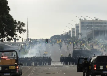 Supremo Tribunal Federal já condenou 1.190 pessoas pelos atos de 8 de janeiro de 2023. Crimes graves renderam penas de até 17 anos, enquanto 552 fecharam acordo com o MPF.