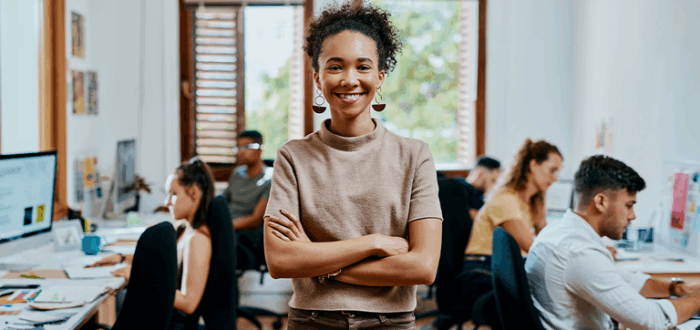 O Brasil alcançou 668.777 aprendizes ativos em junho de 2025, recorde histórico. Programa de Aprendizagem Profissional beneficia jovens de 14 a 24 anos, oferece formação técnica e oportunidade de entrada no mercado formal.