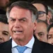 A defesa de Jair Bolsonaro negou ao STF que o ex-presidente tenha solicitado asilo político a Javier Milei. Advogados pedem a revogação da prisão domiciliar e acusam a Polícia Federal de Lawfare.