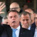 Defesa de Bolsonaro contesta decisão de Moraes sobre prisão domiciliar e nega violação de medida cautelar. Julgamento está previsto para setembro.