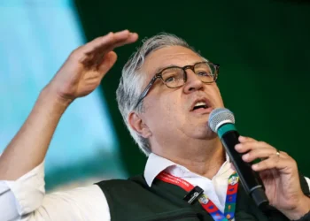 Ministério da Saúde incorpora ao SUS o teste de DNA-HPV, mais sensível que o papanicolau, para prevenção do câncer de colo do útero. Implementação começa em 12 estados e no DF.