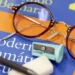 Desde 2017, quase 3 mil denúncias foram registradas no Brasil sobre atendimentos oftalmológicos irregulares, incluindo exames e prescrição de lentes por não médicos. O CBO alerta para os riscos à saúde ocular e reforça a importância de consultas com especialistas qualificados.