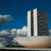 Câmara dos Deputados vota urgência do PL 2628, o “ECA Digital”, que cria regras para redes sociais protegerem crianças. Projeto tem apoio de 270 entidades, mas enfrenta críticas da oposição e de big techs.