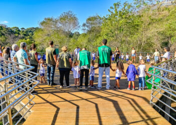Parque da Fonte Grande celebra 39 anos com expedição sensorial, alfabetização ambiental e lançamento do Alfabeto da Floresta para alunos da educação infantil.