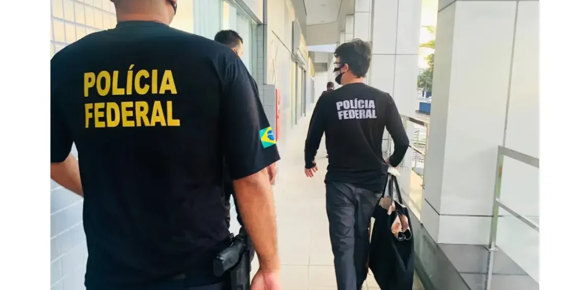 PF cumpre 6 dos 14 mandados em megaoperações contra lavagem de dinheiro em combustíveis. Oito suspeitos seguem foragidos no Paraná.