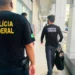 PF cumpre 6 dos 14 mandados em megaoperações contra lavagem de dinheiro em combustíveis. Oito suspeitos seguem foragidos no Paraná.