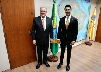 Brasil e Canadá sinalizam retomada das negociações do acordo de livre comércio Mercosul–Canadá, visando ampliar exportações, fortalecer investimentos e integrar cadeias produtivas em setores estratégicos.