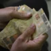 Salário mínimo de 2026 será de R$ 1.631, alta de 7,28% sobre 2025. Reajuste segue regra que limita crescimento a 2,5% acima da inflação.