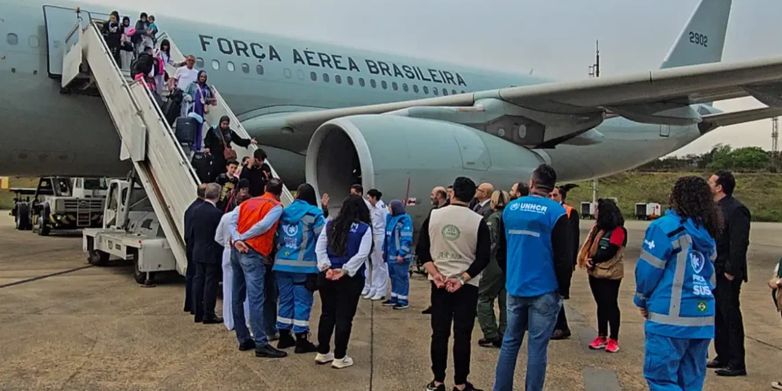 Programa “Aqui é Brasil” prestará apoio psicossocial e assistência a brasileiros repatriados em situação de vulnerabilidade. Lançamento será dia 6.