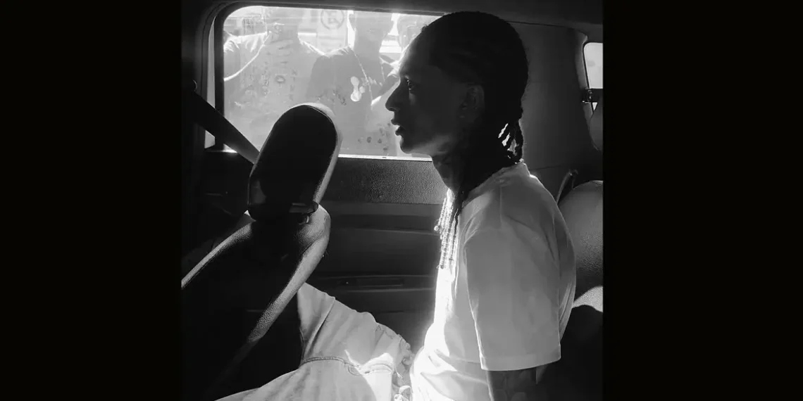Rapper Oruam segue preso e será transferido para Bangu 3. Justiça aceitou denúncia por tentativa de homicídio e tráfico de drogas.