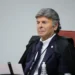 O STF retoma nesta quarta (10) o julgamento de Jair Bolsonaro e aliados pela trama golpista de 2022. Placar está 2 a 0 pela condenação, e penas podem chegar a 30 anos de prisão.
