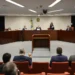 A Primeira Turma do STF retomou o julgamento de Jair Bolsonaro e sete aliados pela trama golpista. Ministra Cármen Lúcia deve definir a maioria e penas podem chegar a 30 anos.