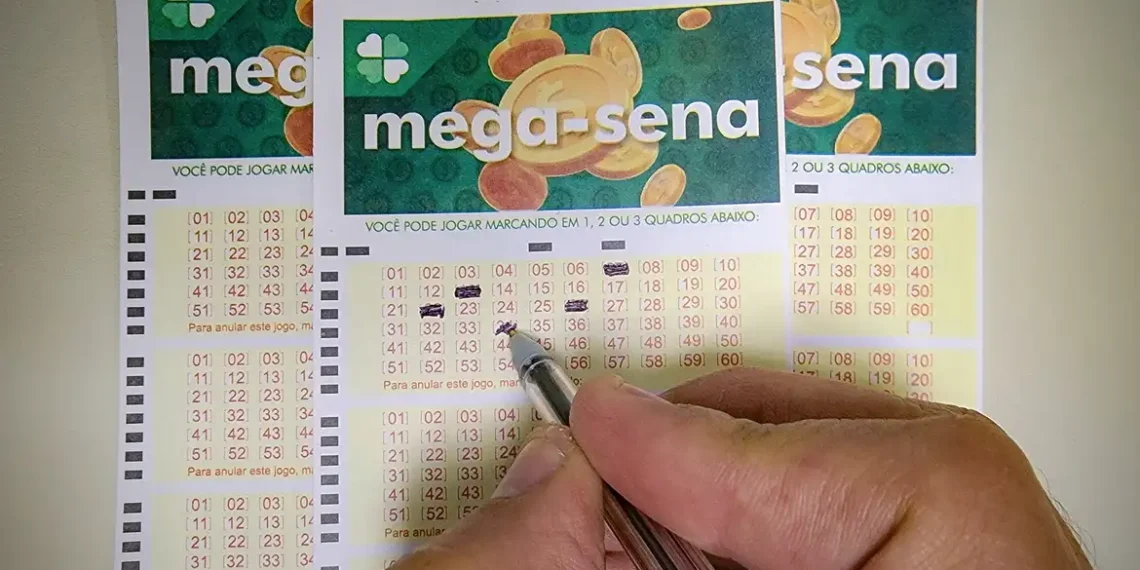 O concurso 2.920 da Mega-Sena será sorteado neste sábado (27), com prêmio acumulado de R$ 80 milhões. As apostas podem ser registradas até as 19h em lotéricas ou pela internet.