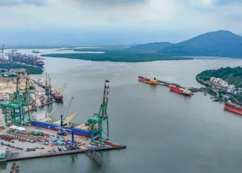 O Ministério Público junto ao TCU pediu a suspensão do leilão do túnel Santos-Guarujá, marcado para 5 de setembro, alegando favorecimento a empresas estrangeiras e restrições que impediram construtoras nacionais de participar.
