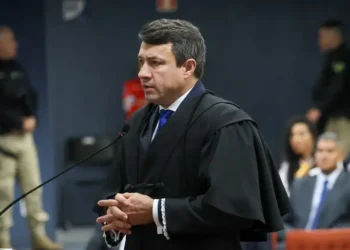 Advogado afirma que documento encontrado na casa do ex-ministro é apócrifo e sem valor jurídico; julgamento do núcleo 1 da trama golpista prossegue no Supremo.