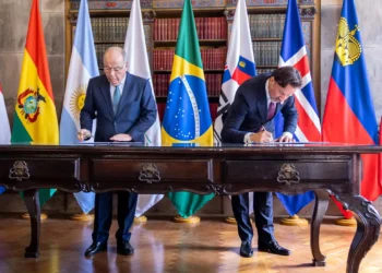 Mercosul assinou acordo de livre comércio com Suíça, Noruega, Islândia e Liechtenstein. Parceria com a Efta cria mercado de US$ 4,39 trilhões e reforça integração econômica.