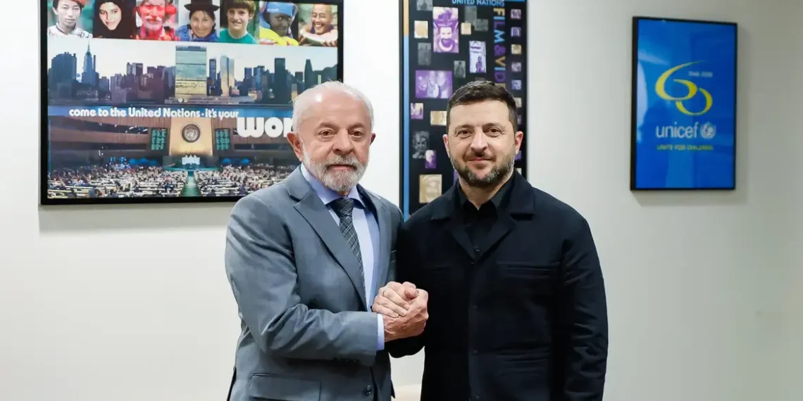 O presidente Luiz Inácio Lula da Silva se reuniu nesta quarta-feira (24), em Nova York (EUA), com o presidente da Ucrânia, Volodymir Zelensky, em encontro paralelo à Assembleia Geral da ONU. A reunião ocorreu a pedido do líder ucraniano.