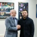 O presidente Luiz Inácio Lula da Silva se reuniu nesta quarta-feira (24), em Nova York (EUA), com o presidente da Ucrânia, Volodymir Zelensky, em encontro paralelo à Assembleia Geral da ONU. A reunião ocorreu a pedido do líder ucraniano.